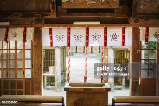 interior view of shinto sakurai shrine, fukuoka, japan. - shrine stock-fotos und bilder