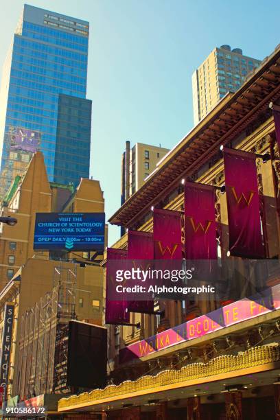 times square de nueva york - distrito de los teatros de manhattan fotografías e imágenes de stock