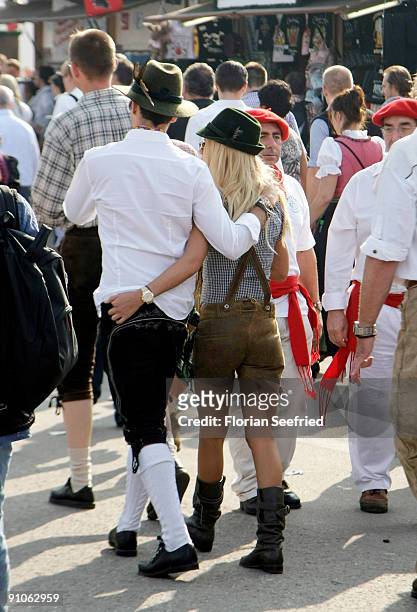 Actress Tara Reid and boyfriend Michael Axtmann attend the Oktoberfest 2009 at Hippodrom at the Theresienwiese on September 23, 2009 in Munich,...