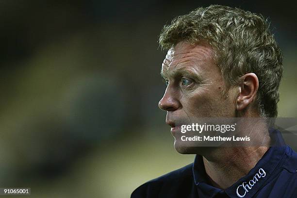 Everton manager David Moyes looks on during the Carling Cup Third Round match between Hull City and Everton at the KC Stadium on September 23, 2009...