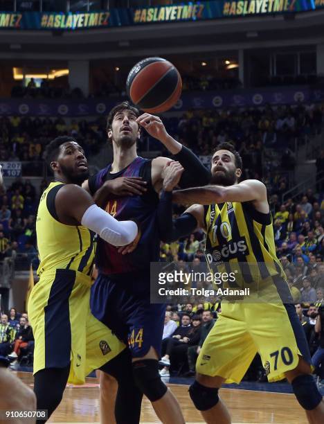 Ante Tomic, #44 of FC Barcelona Lassa and Luigi Datome, #70 of Fenerbahce Dogus in action during the 2017/2018 Turkish Airlines EuroLeague Regular...