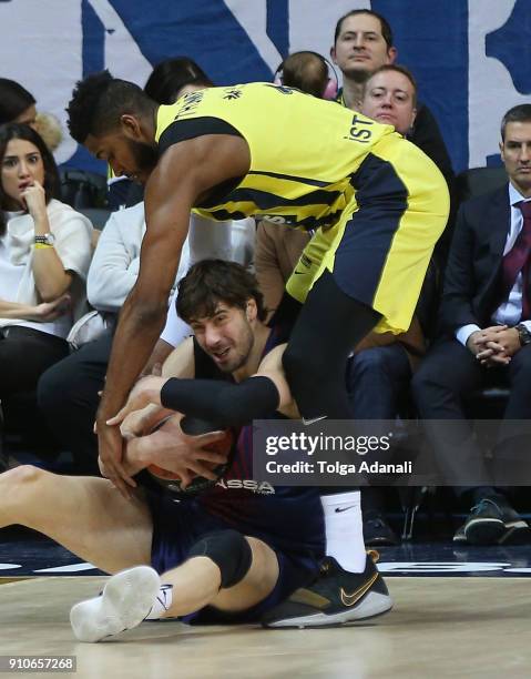 Ante Tomic, #44 of FC Barcelona Lassa in action with Jason Thompson, #1 of Fenerbahce Dogus during the 2017/2018 Turkish Airlines EuroLeague Regular...