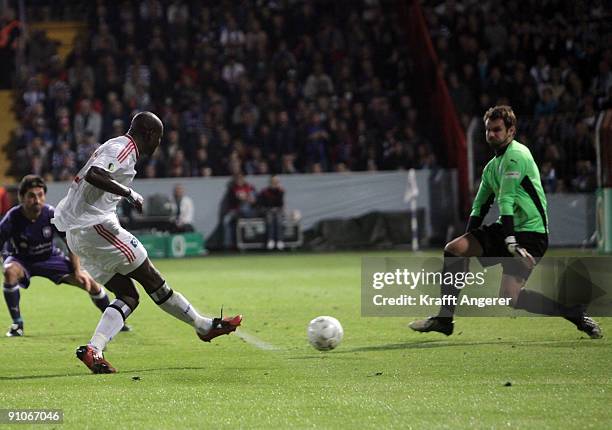 Guy Demel of Hamburg scores his team's third goal during the DFB Cup second round match between VfL Osnabrueck and Hamburg SV at Osnatel Arena on...