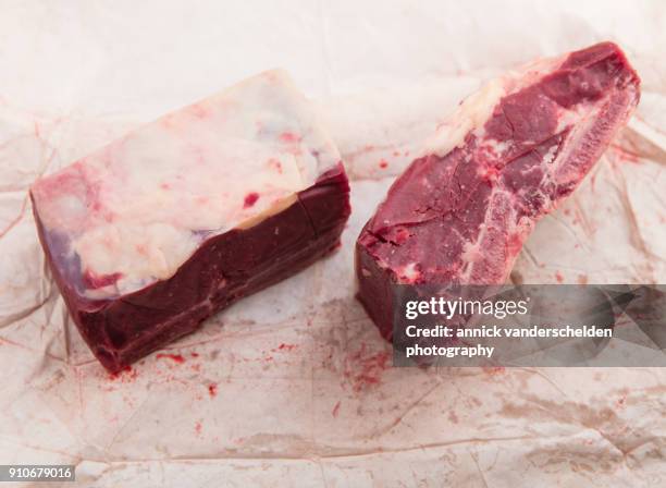 beef chuck on package material. - schmorbraten stock-fotos und bilder