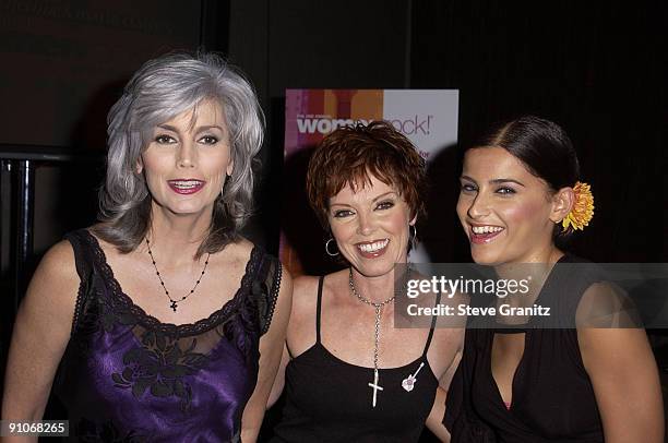 Emmylou Harris, Pat Benatar & Nelly Furtado