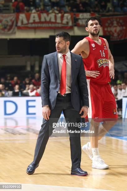 Dusan Alimpijevic, Head Coach of Crvena Zvezda mts Belgrade reacts beside Kostas Papanikolaou, #16 of Olympiacos Piraeus during the 2017/2018 Turkish...