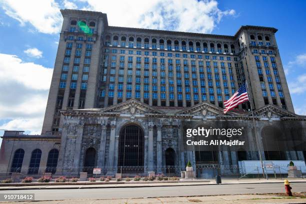 michigan central station - detroit michigan stock pictures, royalty-free photos & images