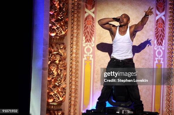 Rapper Sticky Fingaz of Onyx performs onstage at the 2009 VH1 Hip Hop ...