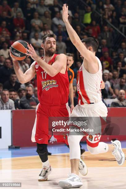 Vangelis Mantzaris, #17 of Olympiacos Piraeus competes with Taylor Rochestie, #22 of Crvena Zvezda mts Belgrade during the 2017/2018 Turkish Airlines...