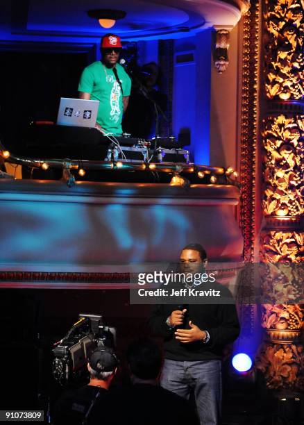 Actor Anthony Anderson and DJ Ed Lover onstage at the 2009 VH1 Hip Hop Honors at the Brooklyn Academy of Music on September 23, 2009 in the Brooklyn...