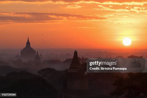 the beautiful scenery view of pagodas plains during the sunrise in bagan, mandalay, myanmar - bagan temples damaged in myanmar earthquake stock pictures, royalty-free photos & images