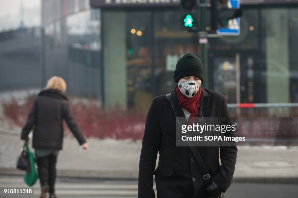 426 Masque Anti Pollution Stock Photos, High-Res Pictures, and Images -  Getty Images