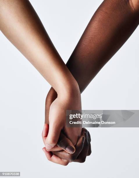 le pouvoir de l’amour est dans vos mains - mannequin gay photos et images de collection
