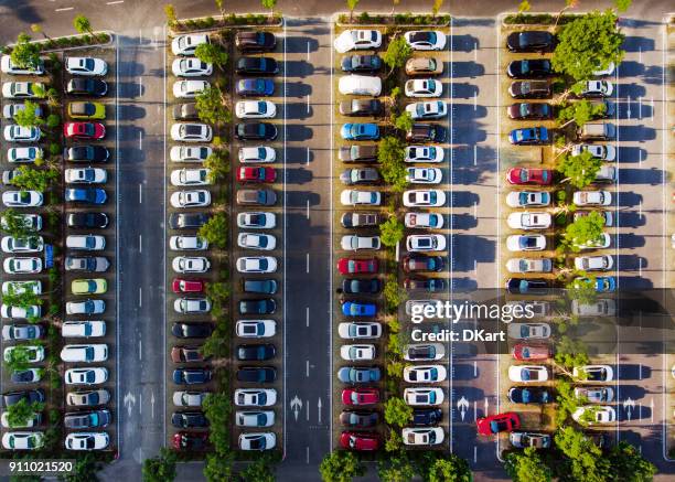 停車場 - parking lot 個照片及圖片檔