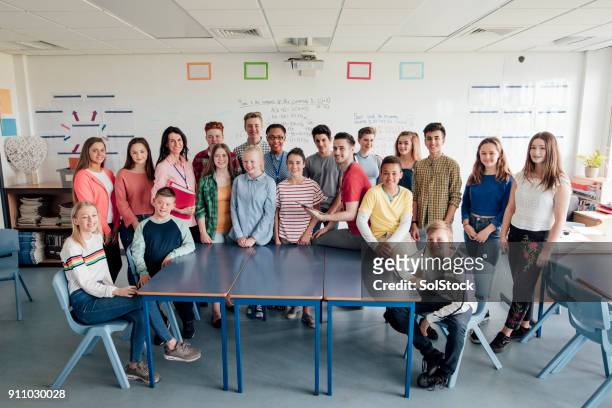 group photo at school - organised group photo stock pictures, royalty-free photos & images