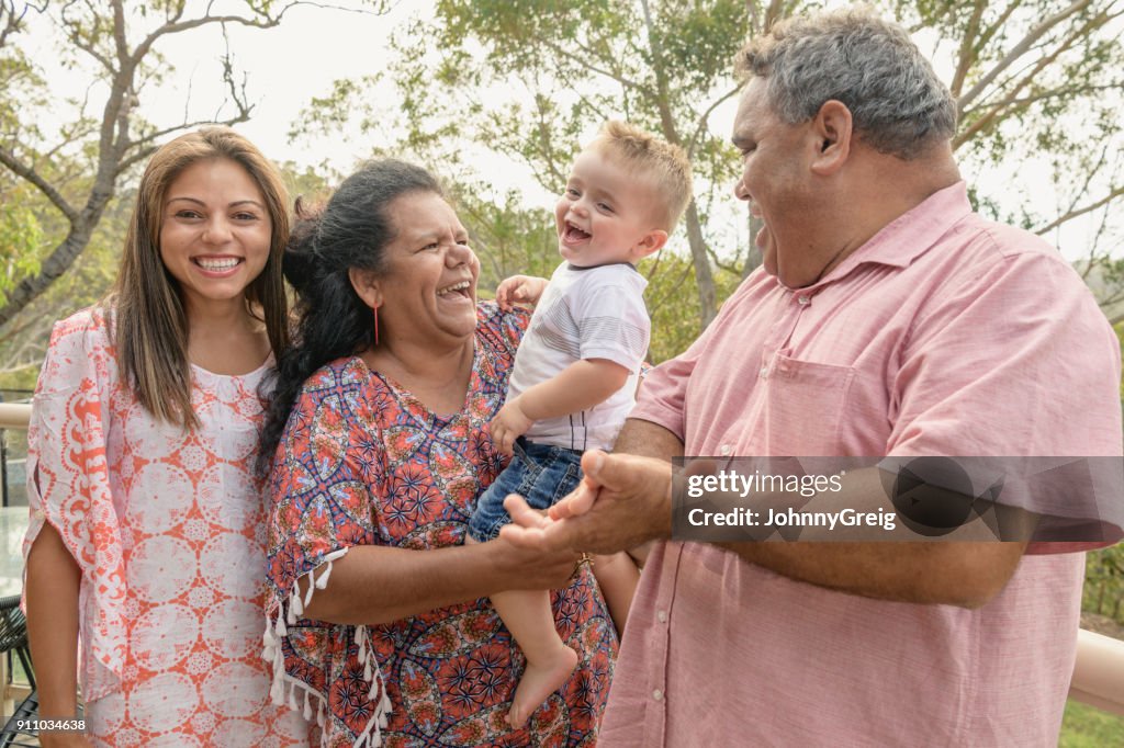 Retrato da geração três família aborígene