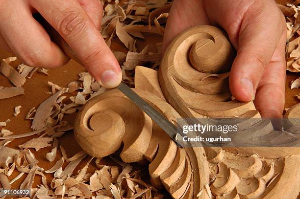 carpenter2 - escultura fotografías e imágenes de stock