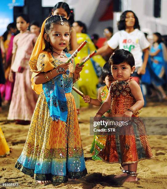 Garba Rass Elements 193 Raas Garba Stock Photos, High-Res Pictures, and Images - Getty Images