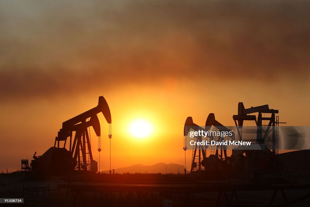Santa Ana Winds And Hot Conditions Stoke Wildfire In Ventura CountyÊ