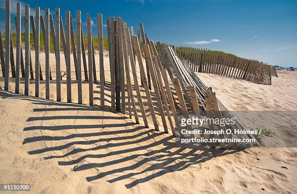 amagansett beach fence - joseph o. holmes stock pictures, royalty-free photos & images