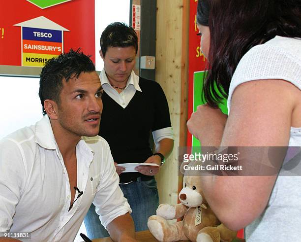 Peter Andre attends a photocall and signing session to promote his new album, on September 23, 2009 in Liverpool, England.