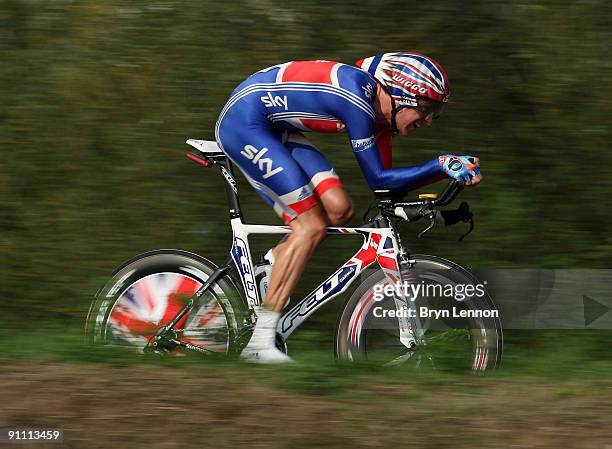 Bradley Wiggins of Great Britain in action during the Elite Men's Time Trial at the 2009 UCI Road World Championships on September 24, 2009 in...