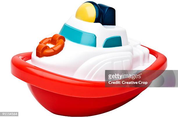 childs toy boat - spielzeugschiff stock-fotos und bilder