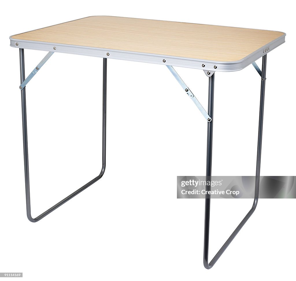 Folding table