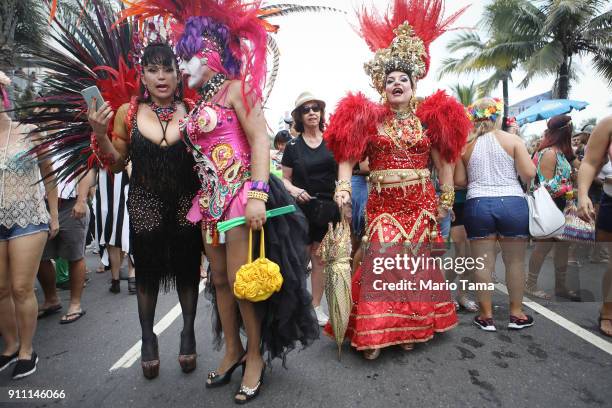 Block Parties Rio 319 Rio Carnival Drawing Stock Photos, High-Res Pictures, and Images ...