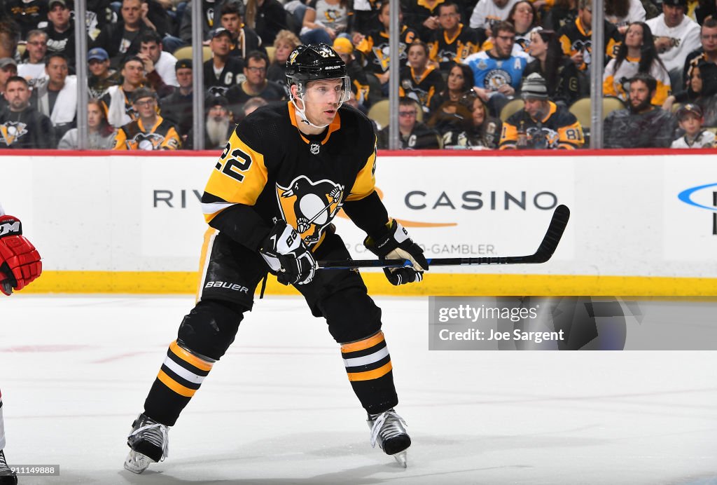 Carolina Hurricanes v Pittsburgh Penguins