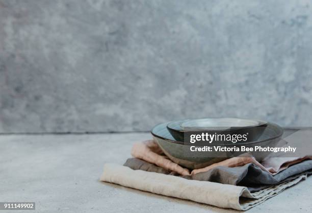 set of grey crockery in home living room. nordic decor - loja de utensílios de cozinha imagens e fotografias de stock