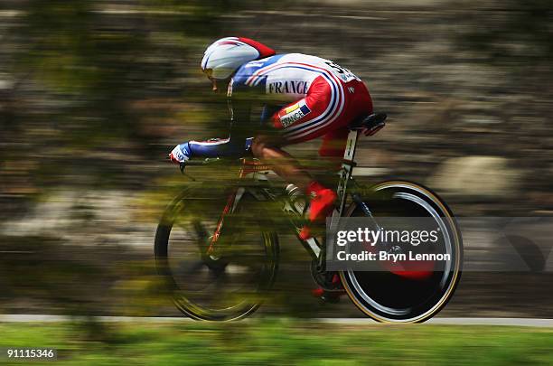 Sergio Paulinho of France in action during the Elite Men's Time Trial at the 2009 UCI Road World Championships on September 24, 2009 in Mendrisio,...