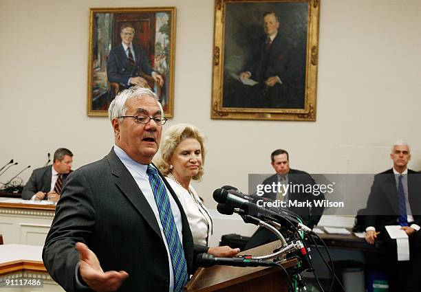 House Financial Services Chairman Barney Frank and Joint Economic Committee Chairwoman Carolyn Maloney participate in a news conference on Capitol...