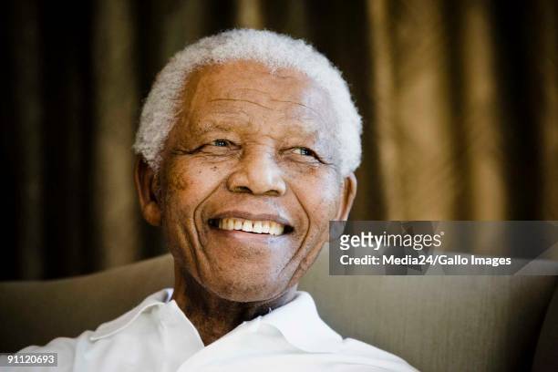 Group of American and South African students, aged from 11 to 19, met with Nelson Mandela at the Nelson Mandela Foundation in Johannesburg, on 2 June...