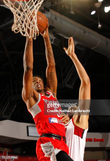 Hidalgo, TX Troy Williams of the Rio Grande Valley Vipers dunks the ball over A.J. Hammons of the Sioux Falls Skyforce during an NBA G-League game on...