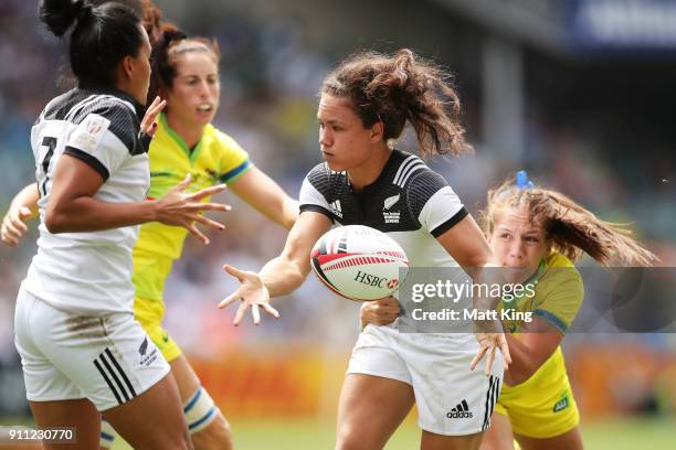 Ruby Tui of New Zealand passes in the final match against Australia during day three of the 2018 Sydney Sevens at Allianz Stadium on January 28, 2018...