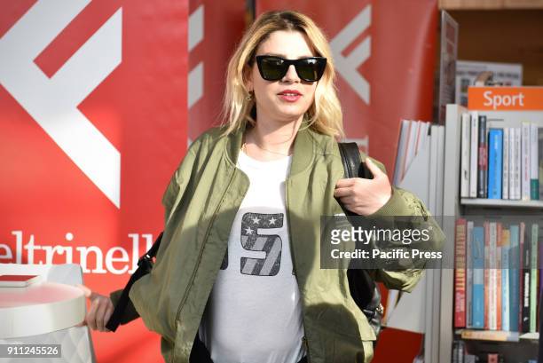 Emma Marrone, famous Italian singer presents her new album "Essere qui" and meets his fans at the Feltrinelli of Napoli.