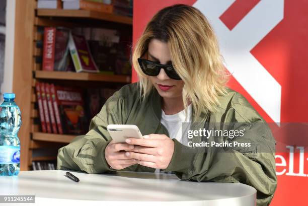 Emma Marrone, famous Italian singer presents her new album "Essere qui" and meets his fans at the Feltrinelli of Napoli.