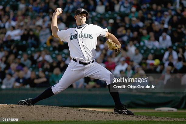 Closing pitcher David Aardsma of the Seattle Mariners pitches against the New York Yankees on September 20, 2009 at Safeco Field in Seattle,...
