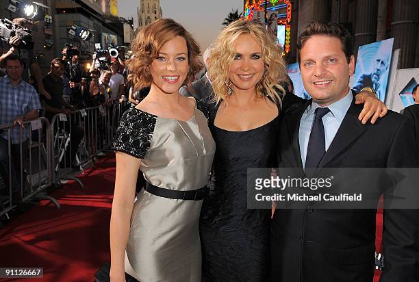 Elizabeth Banks, Radma Mitchell, and producer Max Handelman arrives on the red carpet at the Los Angeles premiere of "Surrogates" at the El Capitan...