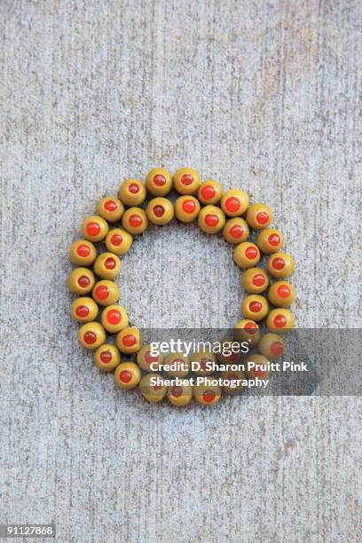 letter o for olives - o stockfoto's en -beelden