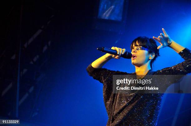 Lilly Allen performs on stage on the first day of Lowlands Festival at Evenemententerrein Walibi World on August 21, 2009 in Biddinghuizen,...