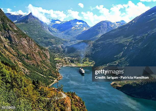 geiranger - geirangerfjord stock-fotos und bilder