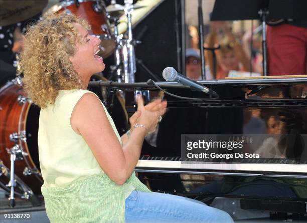 Photo of Carole KING; Carole King performs on the Today Show concert series at Rockefeller Plaza August 2, 2002 in New York City