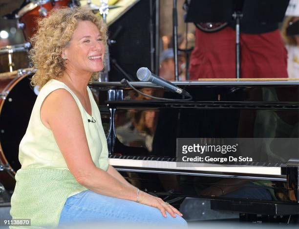 Photo of Carole KING; Carole King performs on the Today Show concert series at Rockefeller Plaza August 2, 2002 in New York City