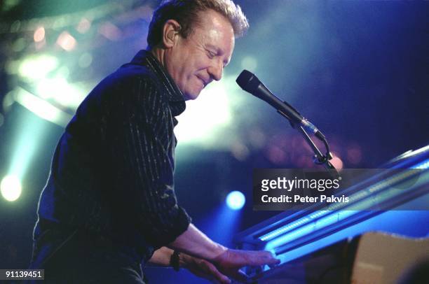 Photo of John MILES, John Miles, Ahoy, Rotterdam, Nederland, , Pop, Top 40, John Miles speelt achter zijn piano uiterst, geconcentreerd zijn...