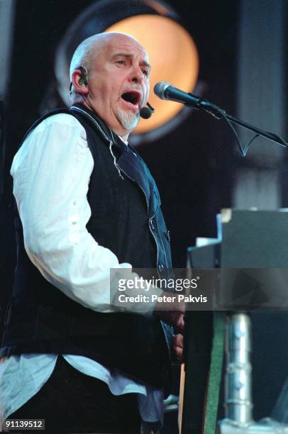 Photo of Peter GABRIEL; Peter Gabriel, WesterGasfabriek, Amsterdam, Nederland, 29 juni 2007, Pop, art rock, symfonisch, zanger componist en...