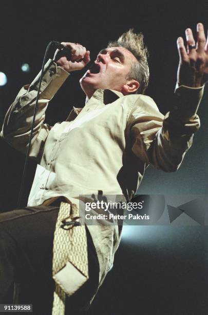 Photo of MORRISSEY, Morrissey, Heineken Music Hall, Amsterdam,, Nederland, 20 december 2006, Pop, new wave, Morrissey zingt met volle overgave en,...