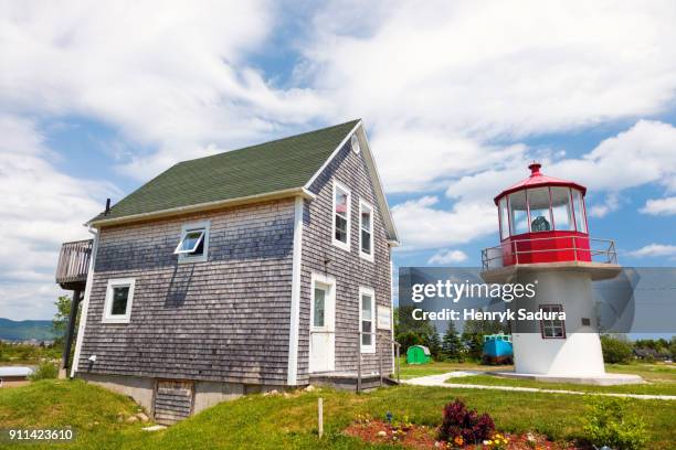st. paul island south point lighthouse and museum - dartmouth nova scotia stock-fotos und bilder