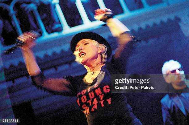 Photo of BLONDIE, Blondie, Paradiso, Amsterdam, Nederland, 23 juli 2007, Pop, new wave, Debby Harry, gekleed in een te strak, zittend Die Young Stay...